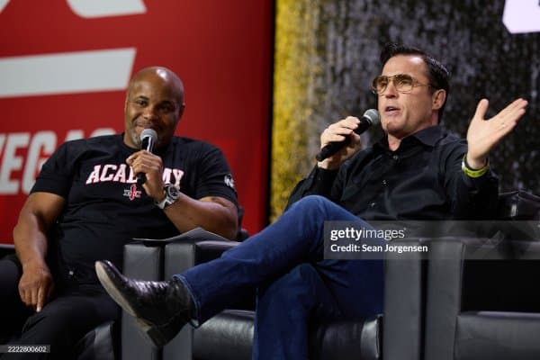 2025 йилнинг энг яхши жангчиси ким бўлади? Таниқли ММА устаси жавоб берди 