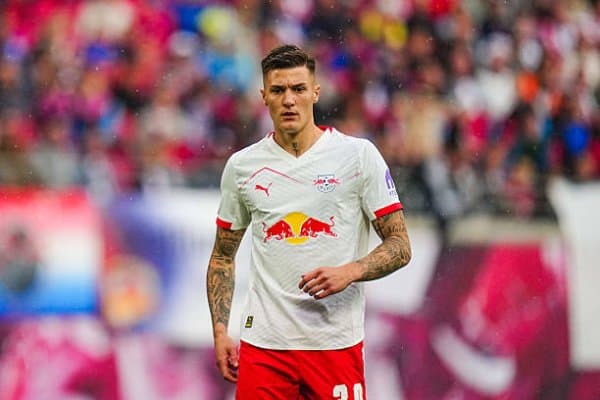 "Ньюкасл" Шешкого кўпроқ маош таклиф қилган, лекин у МЮни танлади