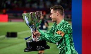 Тер Штеген операциядан сўнг "Барселона" шифокорларини уйига киритишдан бош тортди