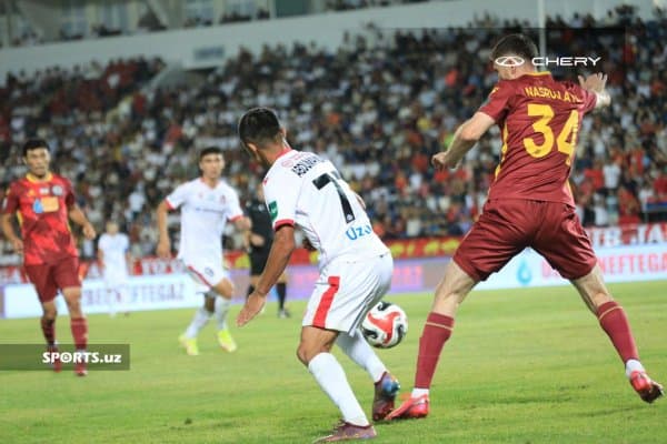 "Насаф" - "Андижон" ўйинидан галерея