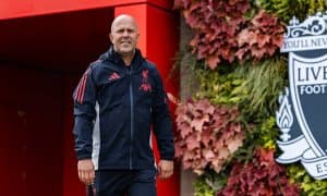 Арне Слот: "Ливерпуль" ярим ҳимоячи ёки ҳимоячи билан шартнома имзолаши мумкин"