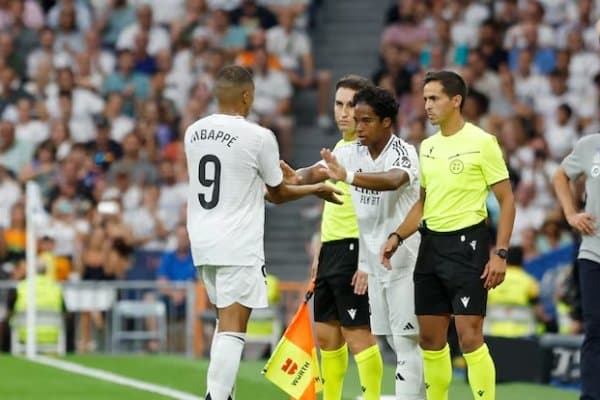 Мбаппенинг рақамини “тортиб” олишди