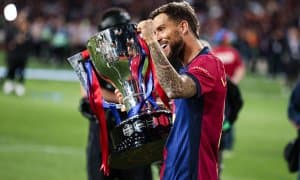 "Барселона" ҳимоячиси билан хайрлашганини эълон қилди