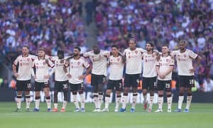 "Ливерпуль" ёш марказий ҳимоячига қизиқишни оширди