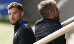 Флик Инигонинг кетишига муносабат билдирди 