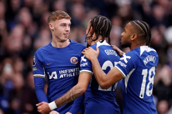 "Челси" Симонс трансфери учун ўз футболчисидан воз кечишга тайёр