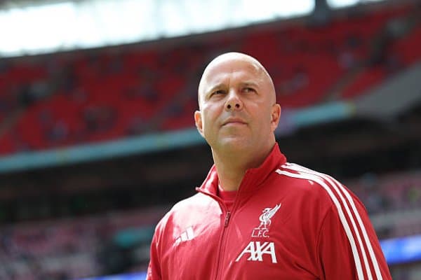 Слот Жота хотирасига бағишланган сукут пайтидаги ҳуштакбозликка муносабат билдирди