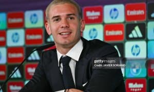 "Реал"нинг янги ўйинчиси Мессини энг яхши футболчи деб атади