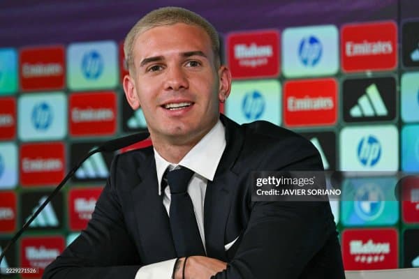 "Реал"нинг янги ўйинчиси Мессини энг яхши футболчи деб атади