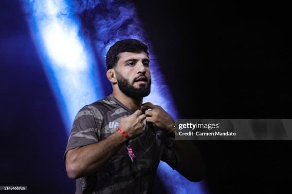 Арман Царукян: "Ислом Махачевни енгил вазнда кутаман"