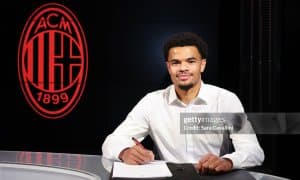 "Милан" Швецариялик футболчи билан шартнома имзолади
