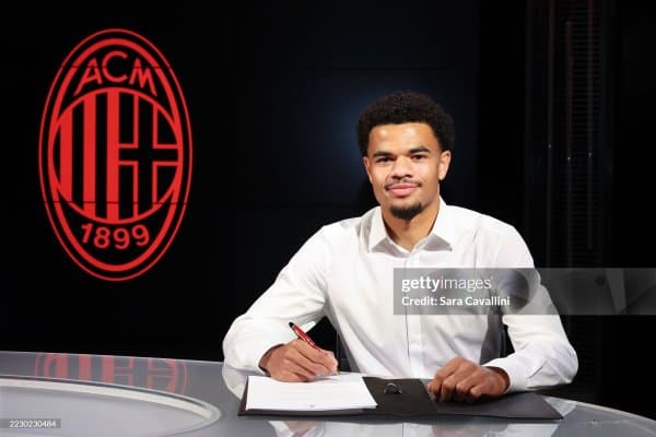 "Милан" Швецариялик футболчи билан шартнома имзолади