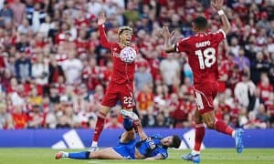 Энтони Тэйлор қўл билан ўйналган вазиятга парво қилмади