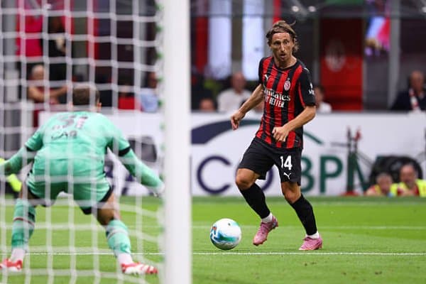 Италия кубоги. "Милан" "Бари"ни ишончли ҳисобда мағлубиятга учратди. Лука Модрич эса дебют учрашувини ўтказди 