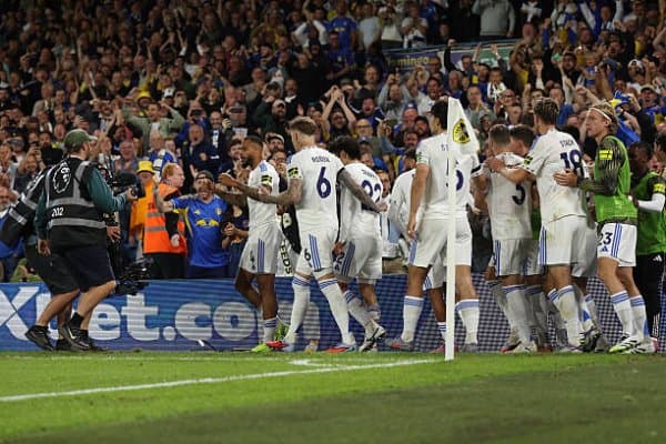 АПЛ. "Лидс" илк турнинг сўнгги ўйинида "Эвертон"дан устун келди 