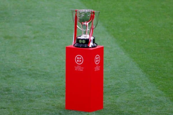 Ла Лигада илк турдан сўнг етакчиликни қайси жамоа ўз қўлига олди? 