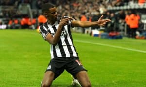 Суперҳужумчи жамоани иккига бўлиб юборди