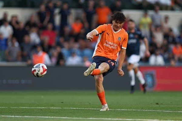 КЛ саралаши. "Истанбул Башакшеҳир" "Университатя Крайова"га қарши илк ўйинда мағлубиятга учради 