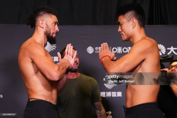 Хитойда бўлиб ўтадиган UFC турнирининг барча иштирокчилари тарозидан ўтди