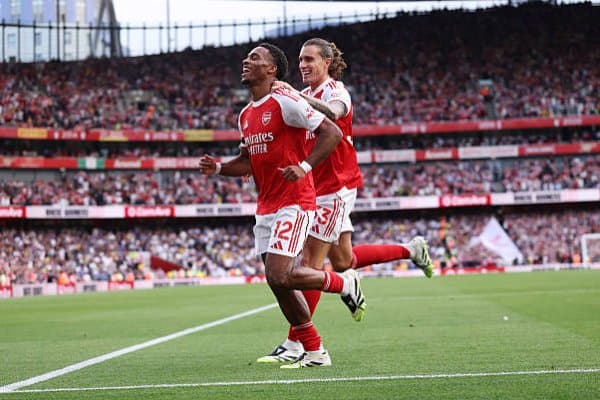 АПЛ. "Арсенал" ўз уйида "Лидс" дарвозасига нақд 5 та гол урди. Дьёкереш ва Тимбер дублни расмийлаштирди