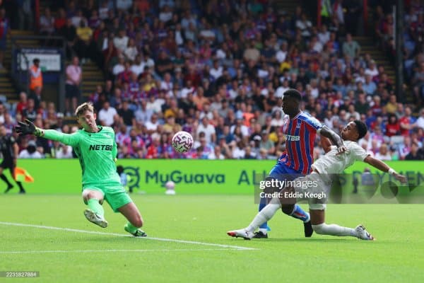 АПЛ. "Эвертон" ўз майдонида "Брайтон"ни мағлуб этди, "Кристал Пэлас" эса "Ноттингем Форест" билан дуранг ўйнади