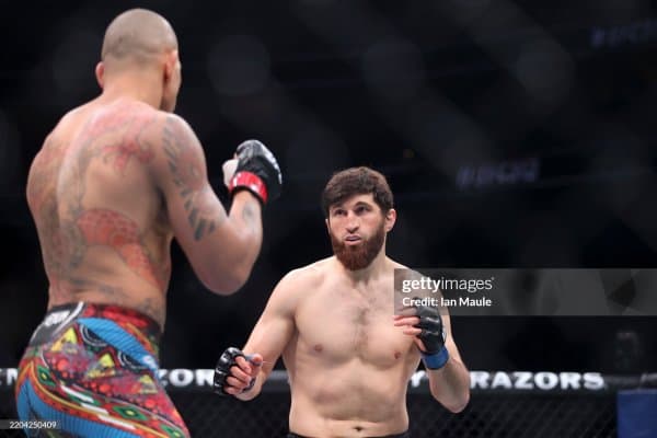 Магомед Анкалаев: "Алекс Перрейра билан реванш биринчи жангдан анча осонроқ кечади, чунки..."