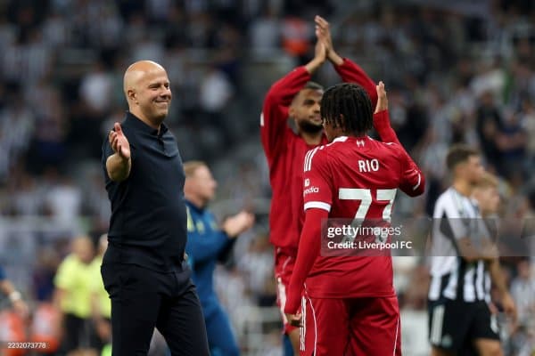 "Слотона режа": "Ливерпуль" кетма-кет икки тур антиқа услубда ғалаба қозонди