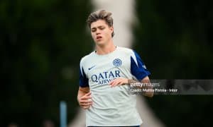 "Интер" ҳимоячисини Неймарнинг клубига жўнатади