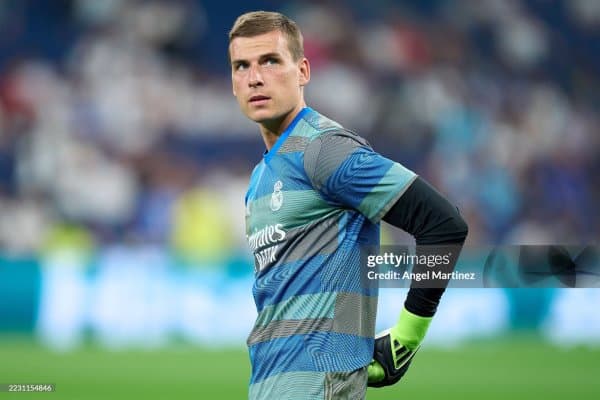 Моуриьно жамоасида "Реал" дарвозабонини кўрмоқчи