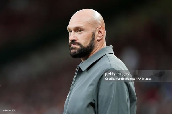 Тайсон Фьюри АПЛ нинг машҳур жамоаси сабаб футбол кўришни ташлади