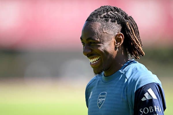 Эзе "Арсенал"даги дебютига тайёрланмоқда