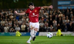 Англия Лига кубоги. "Манчестер Юнайтед" ўйиннинг сўнгги дақиқаларида камбек оширди. Узоқ давом этган пенальтилар сериясида эса мағлуб бўлди (12:11) 