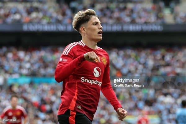 Here we go! Гарначо "Челси" футболчиси