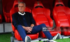 Ҳайдалиши ортидан соққани босувчи Моуриньо 