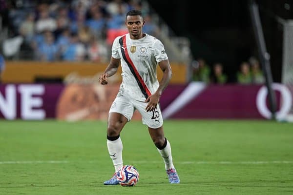 "Милан" Аканжи учун таклиф билан чиқди