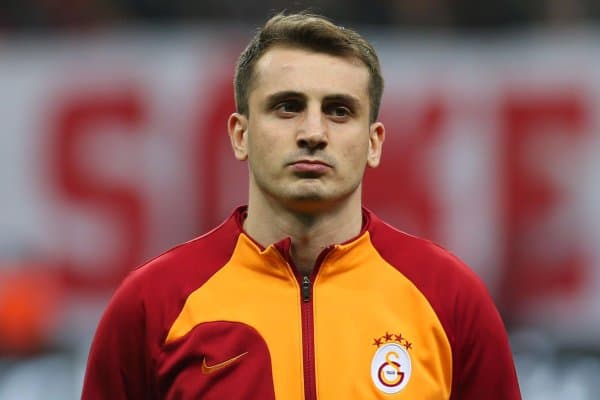 "Галатасарой"нинг собиқ футболчиси "Фенербахче"га ўтиш арафасида