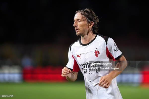 Аллегри Модричдан ўз тажрибасини ёш жамоадошларига ўргатишини талаб қиляпти