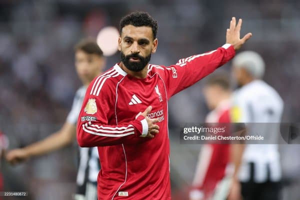 Салоҳ АПЛ чемпионлиги учун имконияти юқори бўлган клуб номини айтди