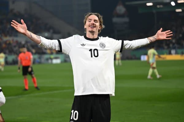 Расман. "Ньюкасл" рекорд суммага ҳужумчи сотиб олди