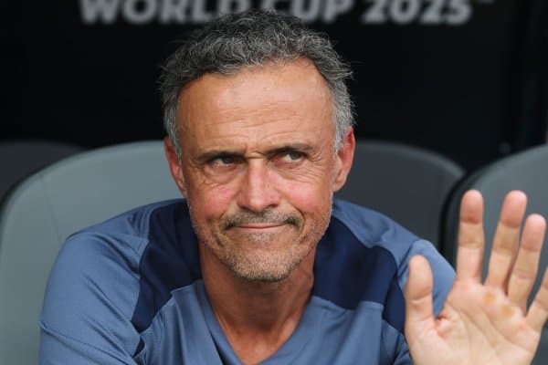 Энрике ПСЖ "Барса" билан Чемпионлар лигасида учрашиши ҳақида гапирди