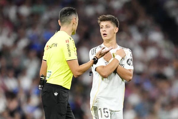 "Реал" мухлислари ҳакамлардан норози бўлди