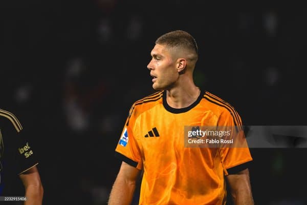 Довбик фаолиятини "Милан"да давом эттиришга тайёр