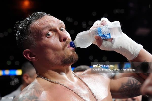 Ана холос: WBO ташкилоти Александр Усикни қаттиқ огоҳлантирди!