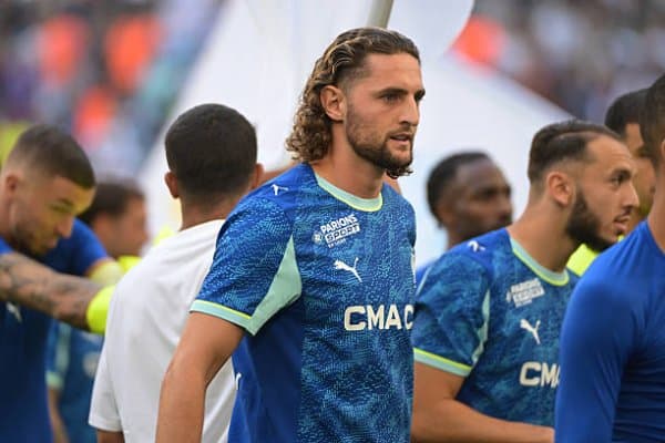 "Милан" франциялик ярим ҳимоячи билан келишувга эришди