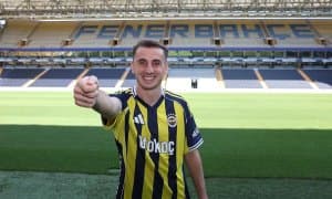 "Фенербахче" "Галатасарай"нинг собиқ футболчиси билан шартнома имзолади