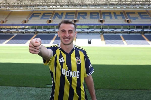 "Фенербахче" "Галатасарай"нинг собиқ футболчиси билан шартнома имзолади