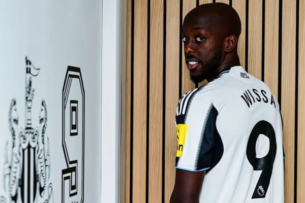 Йоан Висса "Ньюкасл" футболчисига айланди