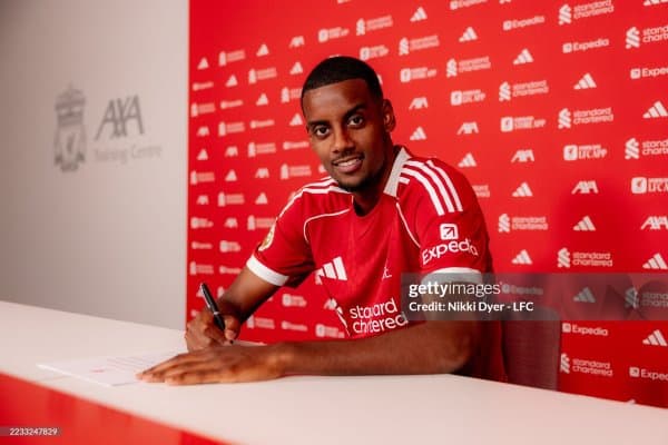 Исак футбол тарихидаги энг қиммат трансфер рўйхатида нечанчи ўринда?