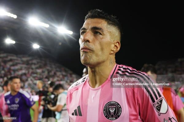 Дайди тўтининг қайтиши ёхуд Луис Суарес яна можаро марказида