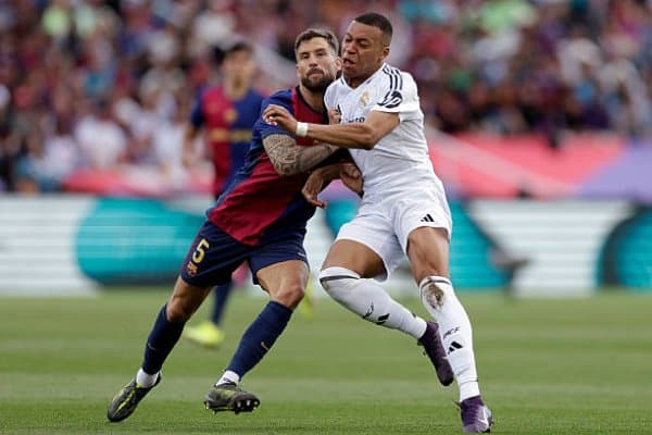 Иньиго Мартинес "Барса" сафидаги "Реал"га қарши ўйинлари ҳақида гапирди